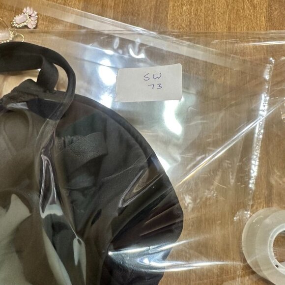 In Private Sweetheart Neckline Strappy Halter Bikini Swimsuit Top 38B Black - Picture 7 of 7